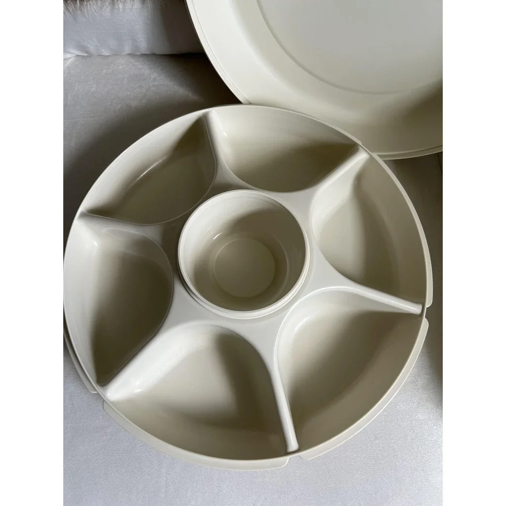 Tupperware vintage round
